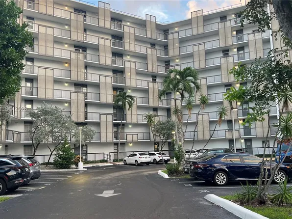 20500 W Country Club Dr APT 117, Aventura, FL 33180