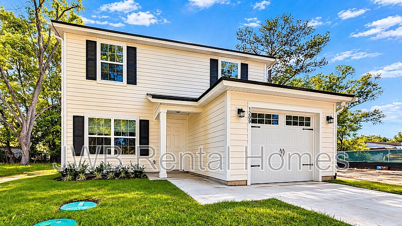 1st image of 1209 Ellis Rd S
