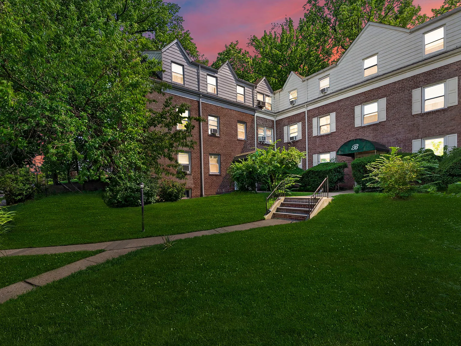 3 bed, $3,000 — Photo 1