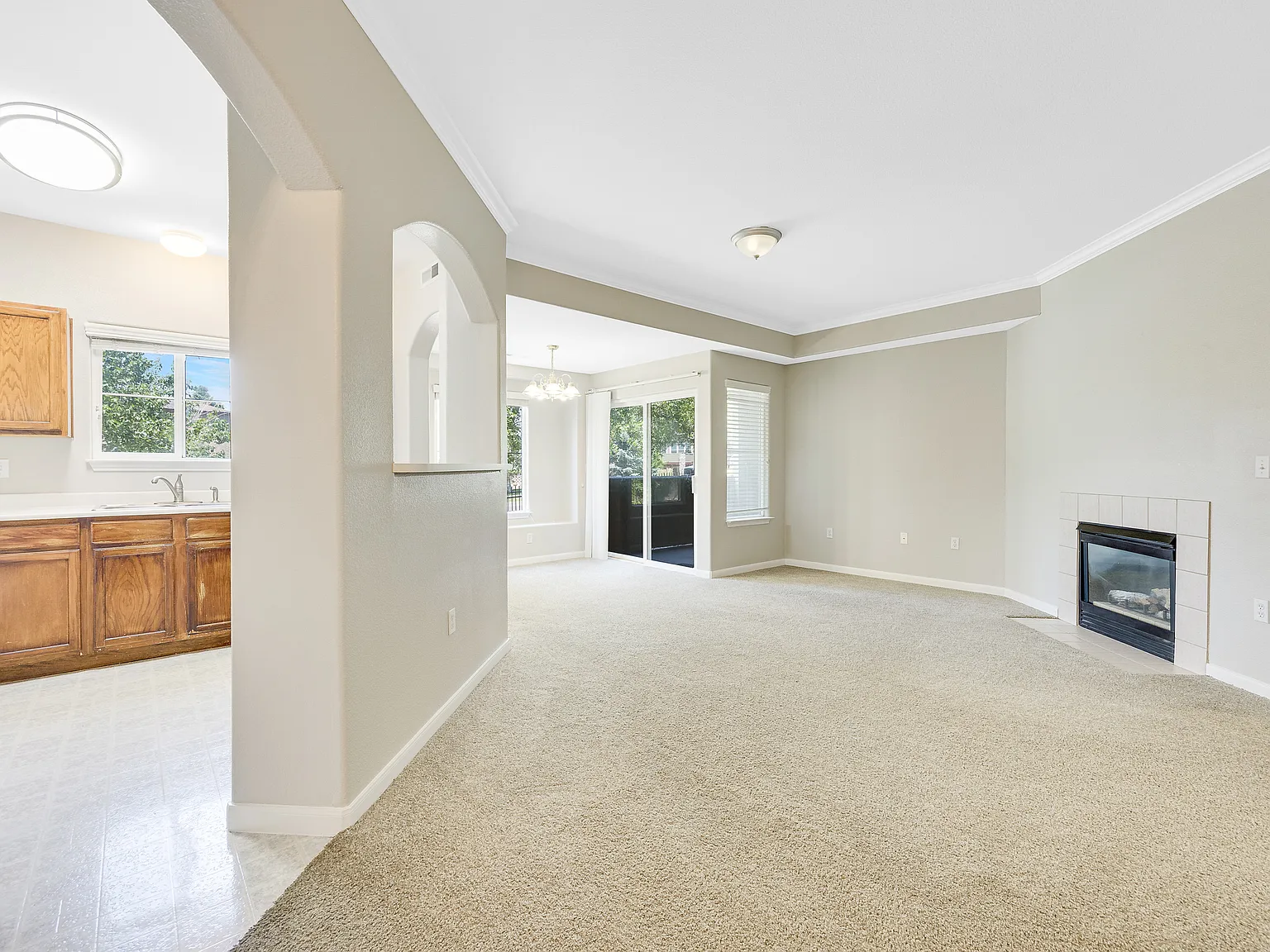 2 bed, 1149 sqft, $1,680 — Photo 3