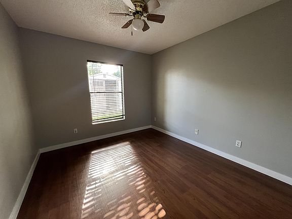 3rd image of 2153 River Park Blvd