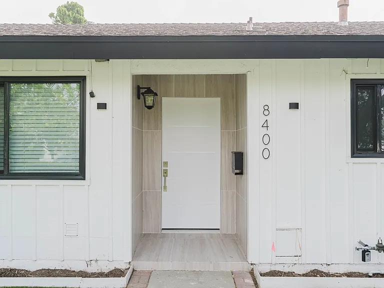 8400 Chimineas Ave — Photo 3