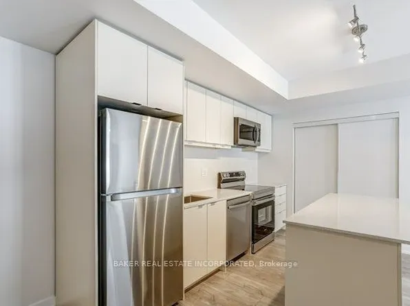 39 Farmstead Rd, Toronto, ON