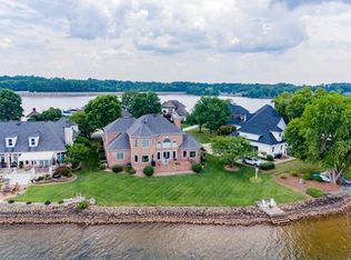 7107 Windaliere Dr, Cornelius, NC 28031
