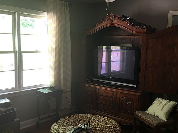 3rd image of 1301 Hillwood Dr