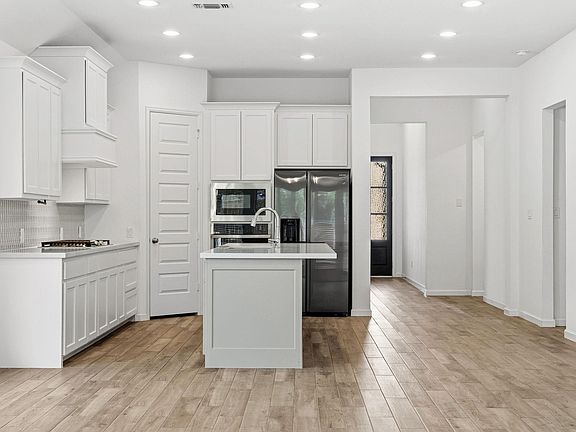 5th image of 701 Tradewinds Way