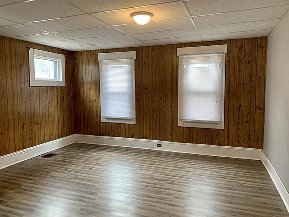 3rd image of 7203 Deveny Ave