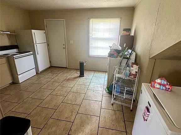 4th image of 2306 NW 28th St