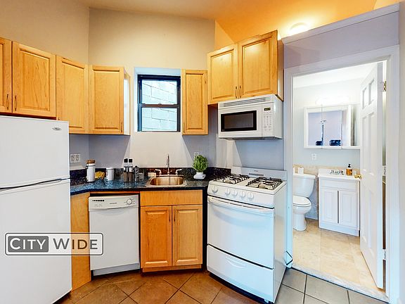 3rd image of 150 2nd Ave #2DF