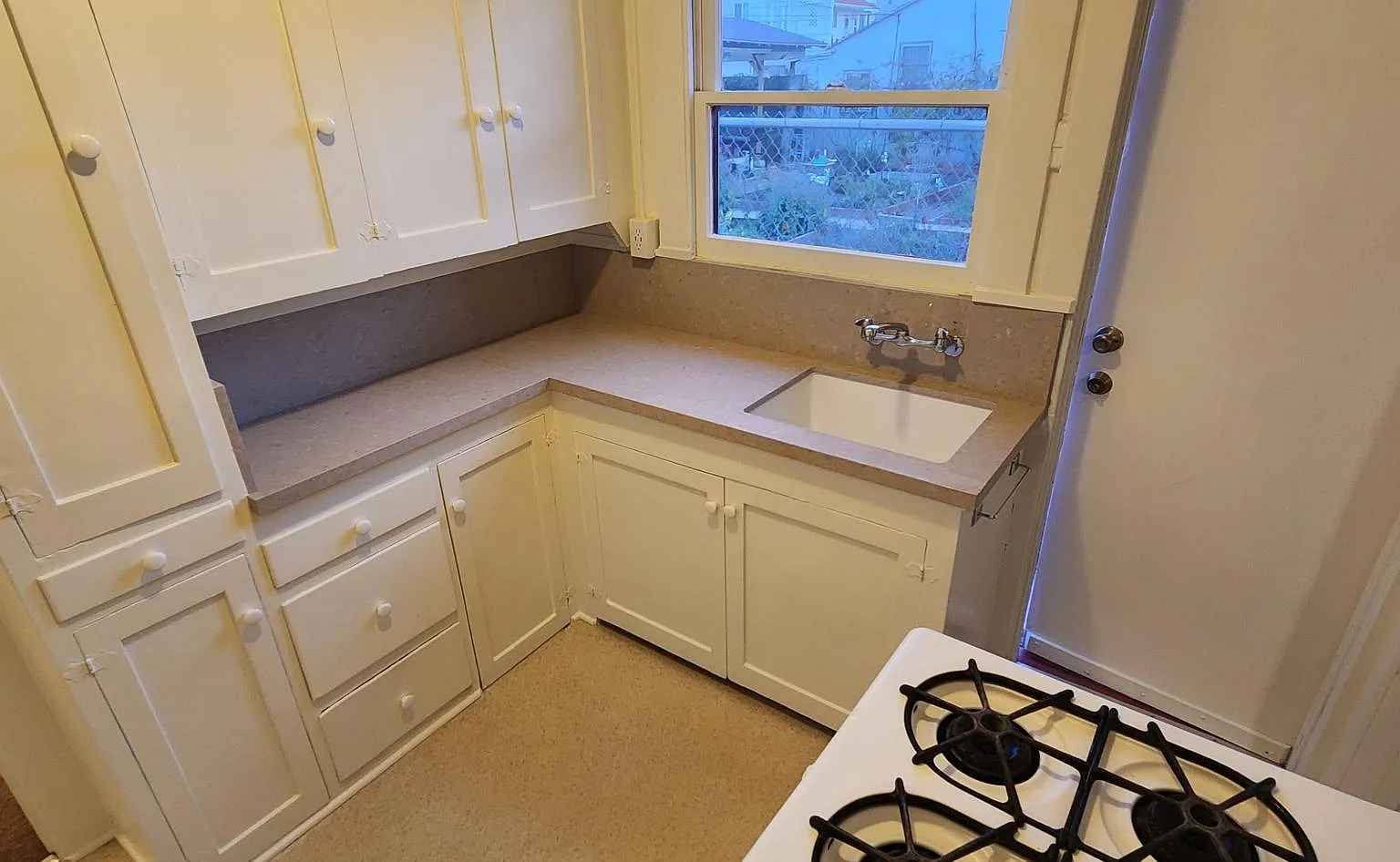 1 bed, 500 sqft, $1,595 — Photo 2