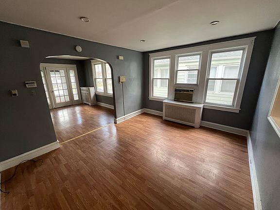 5th image of 914 Bullock Ave