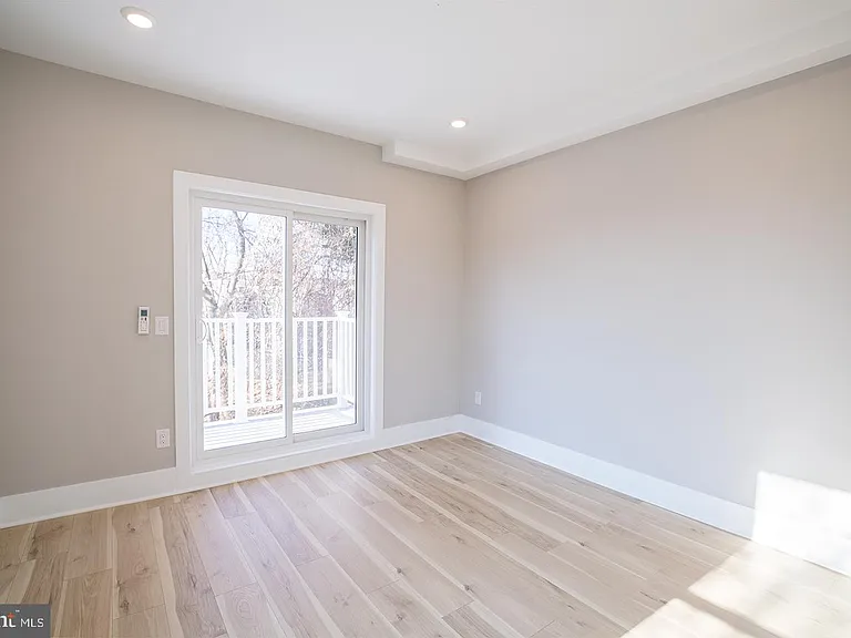 720 N Preston St #2R — Photo 7