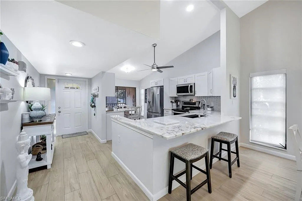 2 bed, 2.0 bath, 1286 sqft, $6,000 — Photo 4