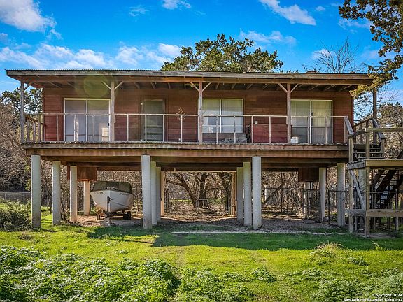 2nd image of 1036 CANYON SPRINGS DR