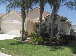 2709 Pointe Cir, Greenacres, FL 33413