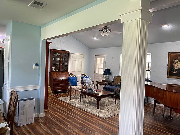 Foyer view to Family room