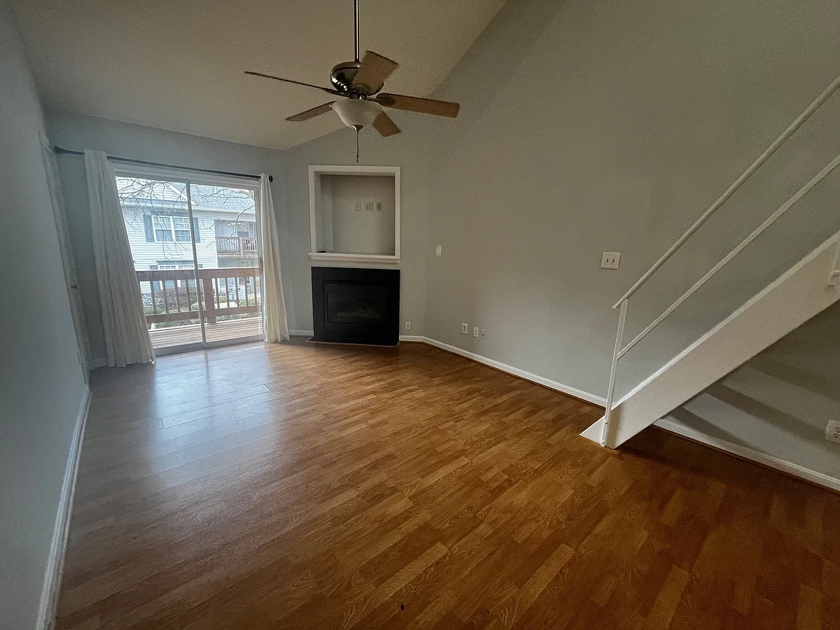 Building Photo - 9206 Azure Ct #201