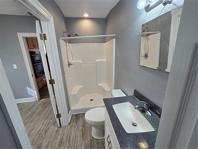 300 Saint Charles Blvd — Photo 23