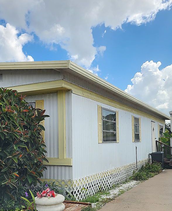 1st image of 2230 Tanglewood Dr #16