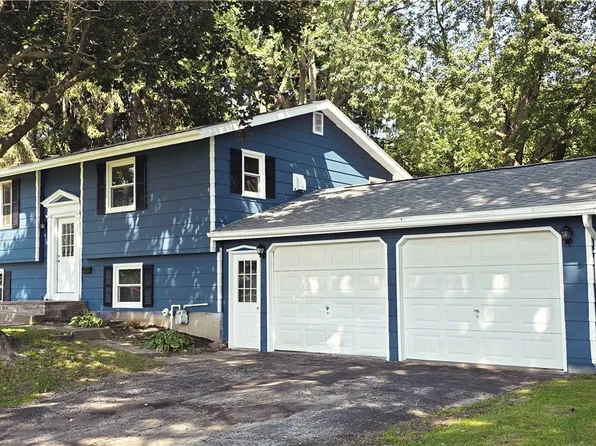 810 Stony Point Rd, Spencerport, NY 14559