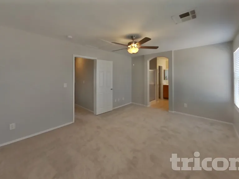 2114 Seattle Shore St — Photo 6
