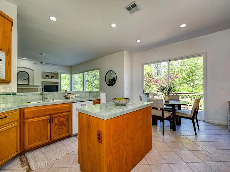 1665 Halifax Way — Photo 13