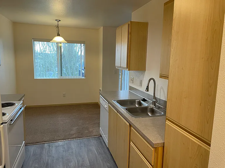 Boulder Creek Apartments — Photo 24