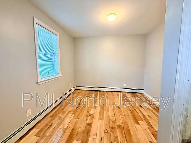 224 Macarthur Ave #B — Photo 12
