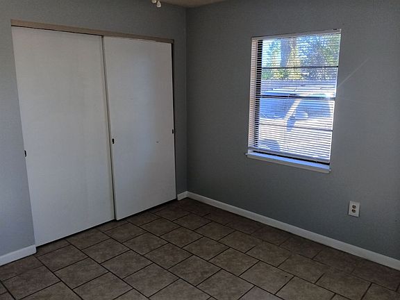 3rd image of 816 Saint Clair Abrams Ave