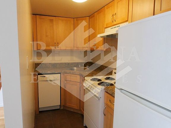 4th image of 105 Lexington Ave APT 2C
