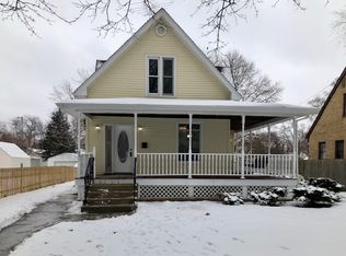 631 Lavoie Ave, Elgin, IL 60120