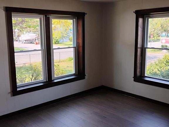 5th image of 933 Andrews Rd