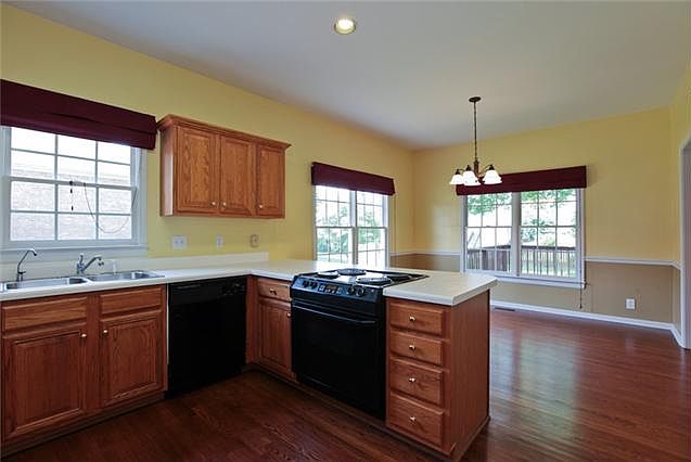 2nd image of 2725 Wales Ct