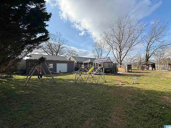 5th image of 1000 Moore Rd