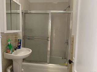 117 Plandome Rd, Manhasset, NY 11030