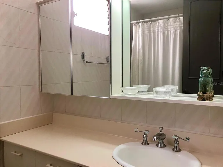 76 Kings Court St #902 — Photo 32