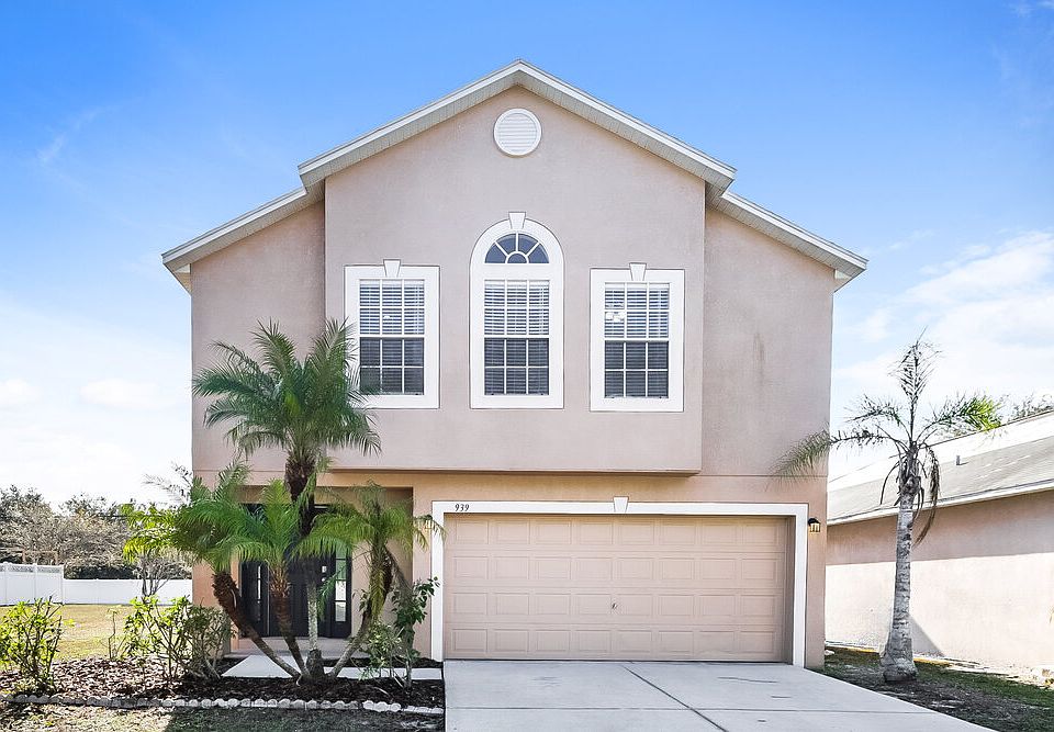 1st image of 939 Brenton Leaf Dr