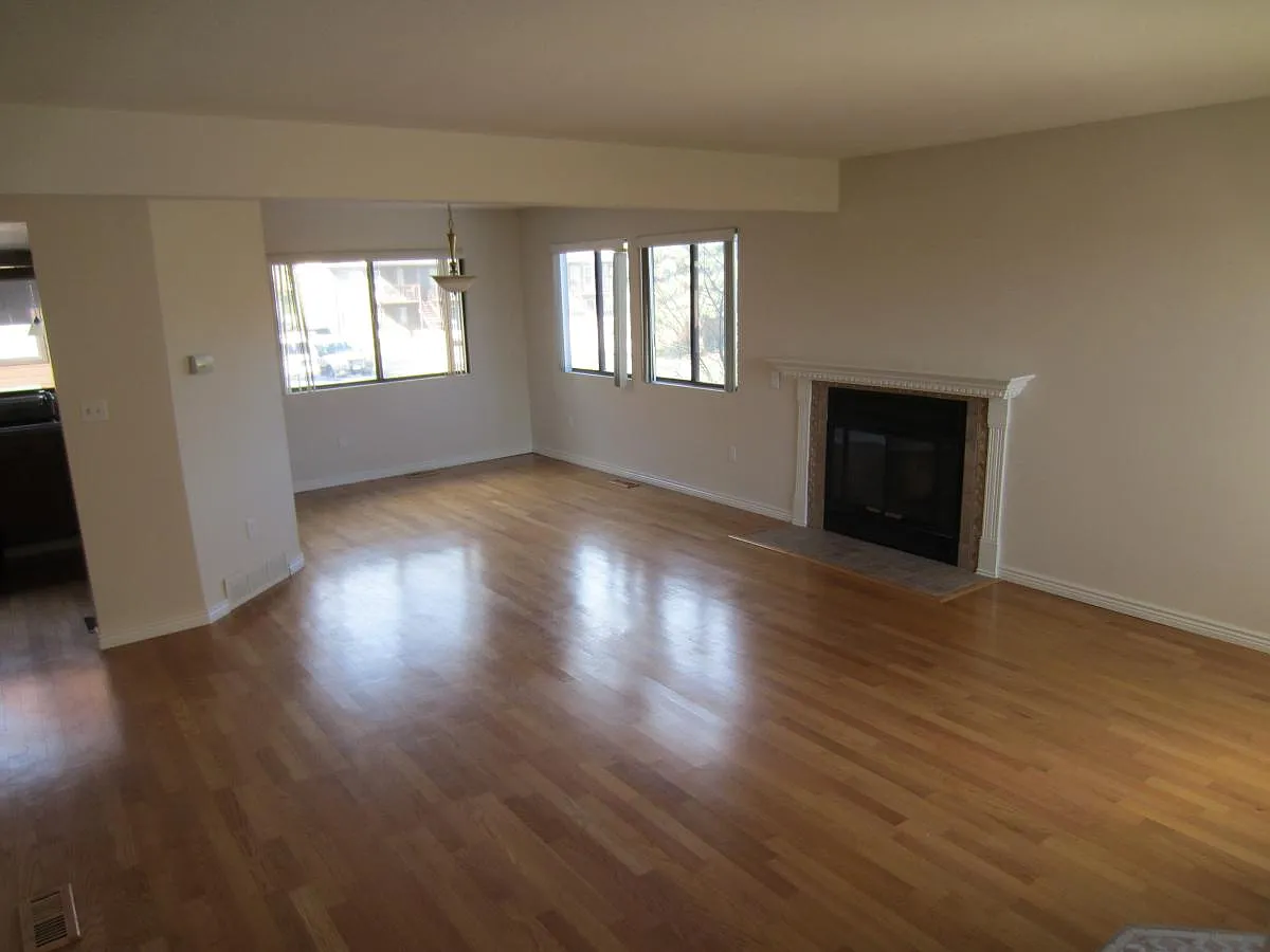 2 bed, 1.5 bath, 1200 sqft, $1,950 — Photo 2