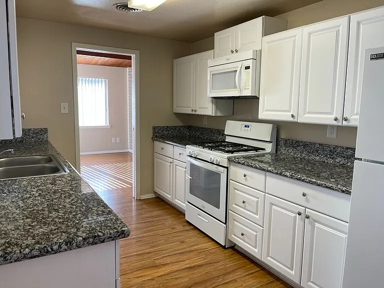 3109 Occidental St — Photo 4