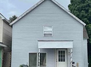 115 1/2 Chestnut St, Munising, MI 49862