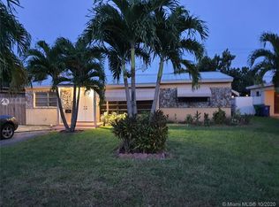 2221 Bahama Dr, Hollywood, FL 33023