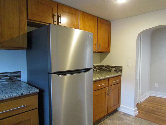 4th image of 644 N Trafton St APT H