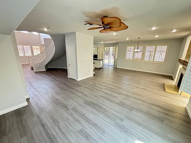 8207 Vista Colorado St — Photo 10