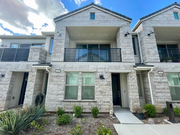 2907 E Tamarind Dr, Fresno, CA 93730