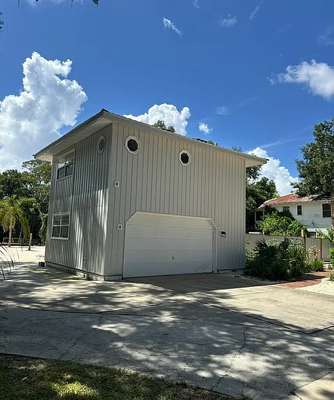 6209 Riverside Dr — Photo 1