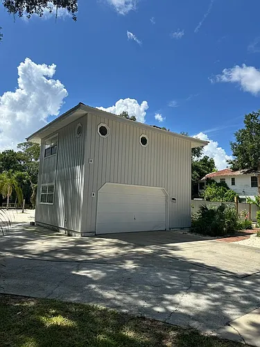 6209 Riverside Dr Photo 1