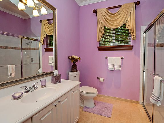 4th image of 2529 Royal Palm Way