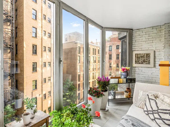 37 West 12th Street image 7 of 16