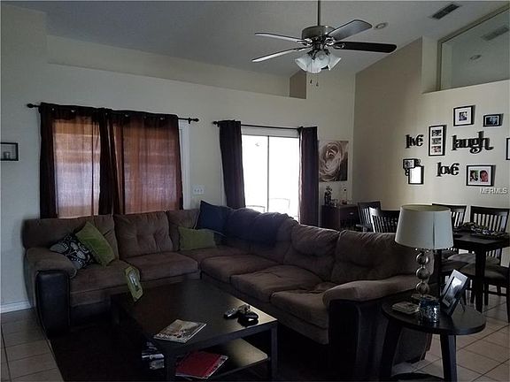 3rd image of 120 Cedarpark Ln
