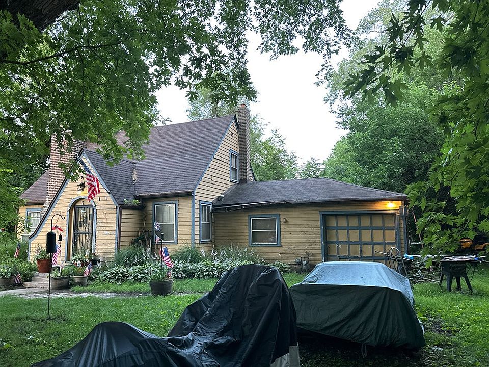 2nd image of 15832 S Francisco Ave